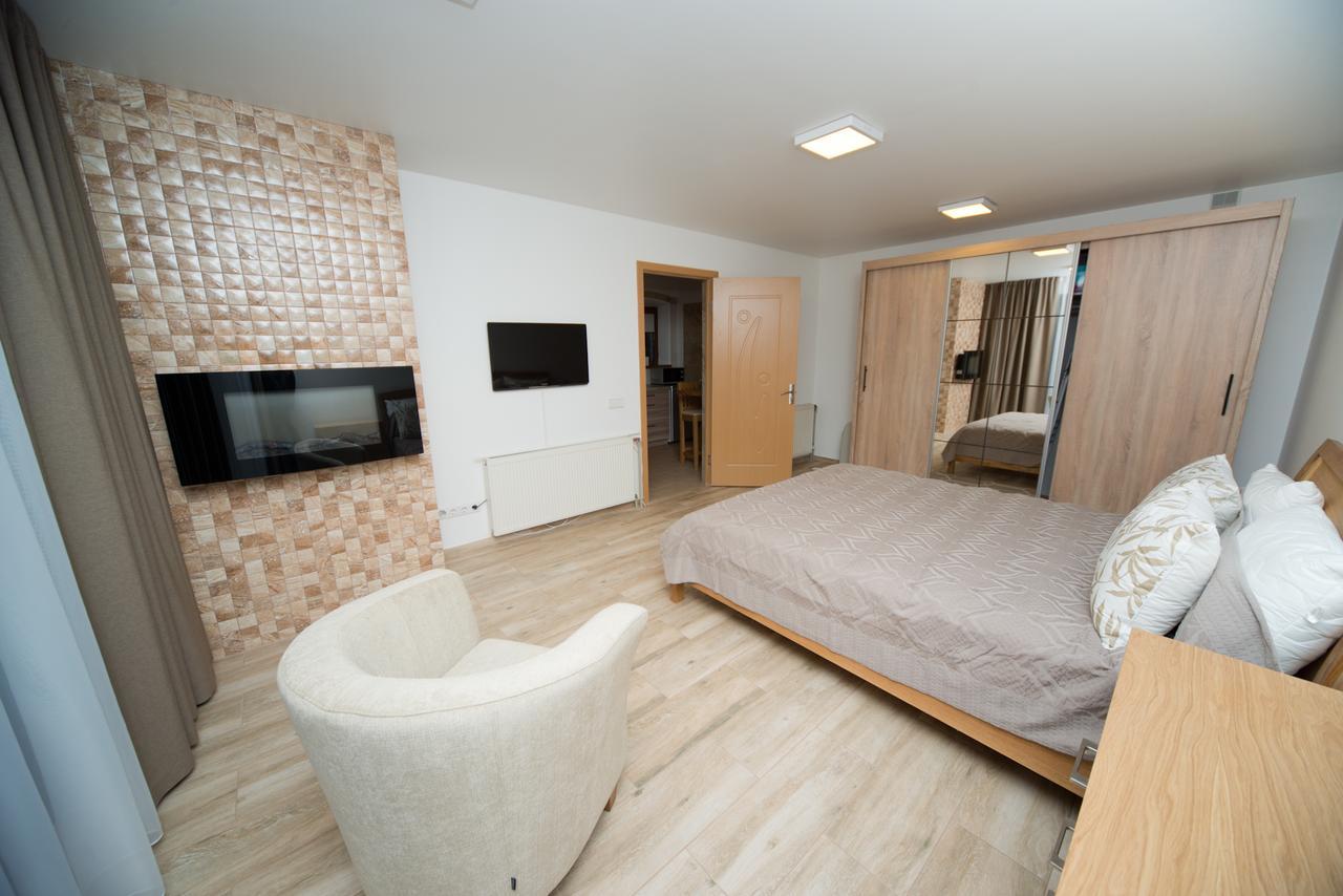 Petro delux apartments Kaunas Esterno foto