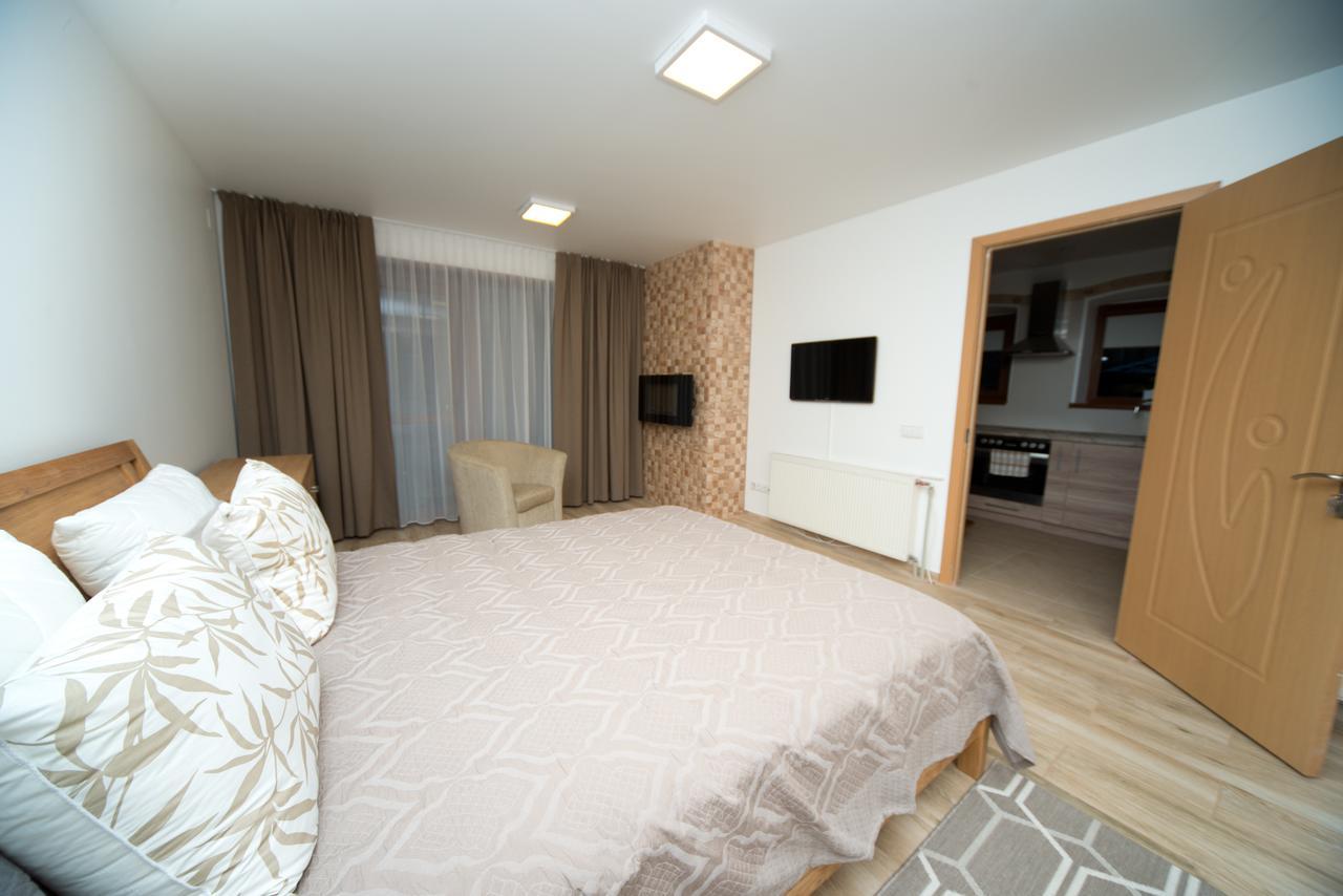 Petro delux apartments Kaunas Esterno foto